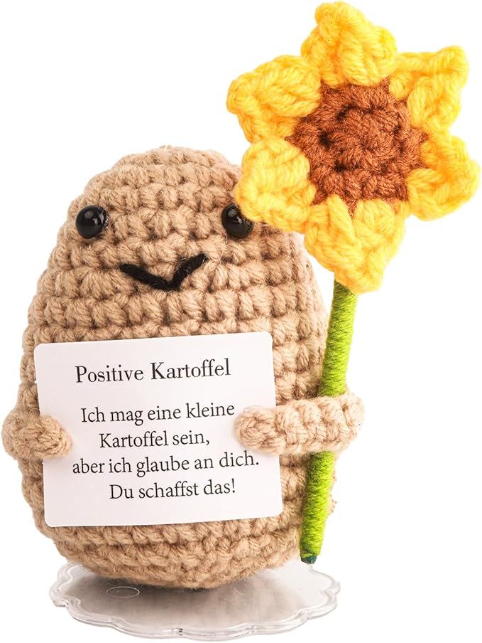 Handgemachte Glückskartoffel mit Positivkarte (Beige) | Weiche Strickfigur als kleiner Glücksbringer & Mutmacher-Geschenk für Freunde und Familie