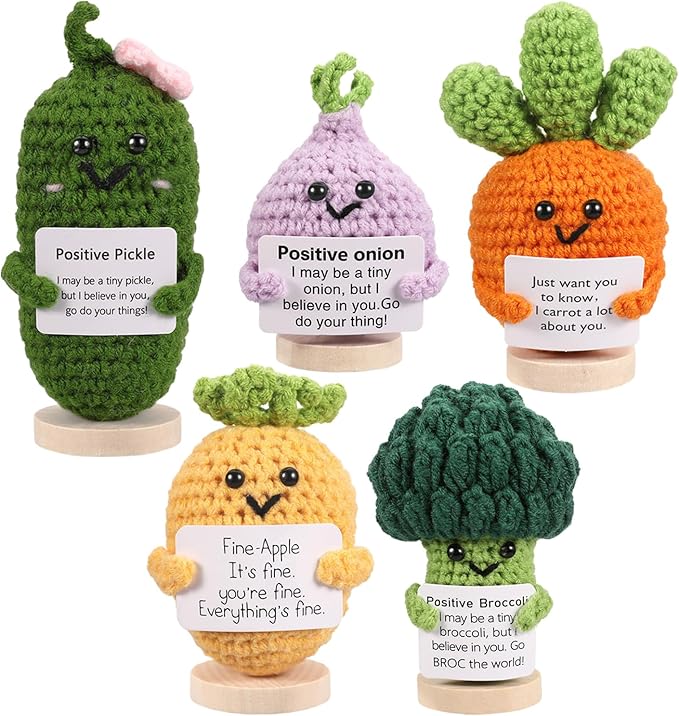 5er-Set Handgemachte Glückspuppen mit Positivkarte | Weiche Strickfiguren auf Holzsockel – Kleine Mutmacher- & Genesungsgeschenke**